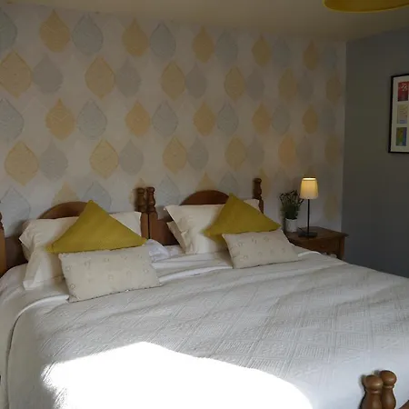 Poppy Cottages No. 1 & 2 *