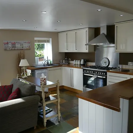 Poppy Cottages No. 1 & 2 *